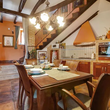 Traditional Holiday In Roc With Garden Buzet